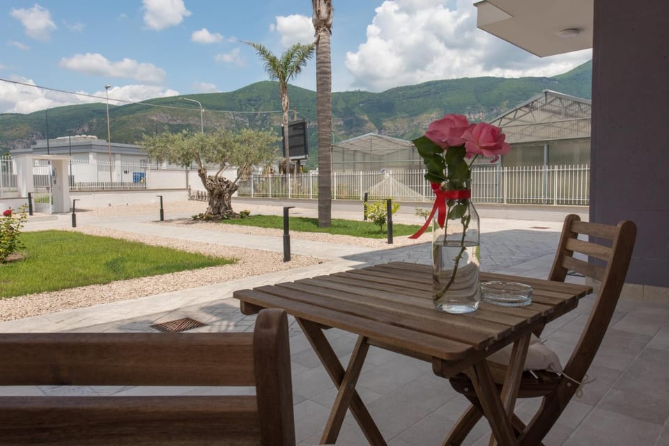 Patio, Natural landscape, Garden, View (from property/room), Balcony/Terrace