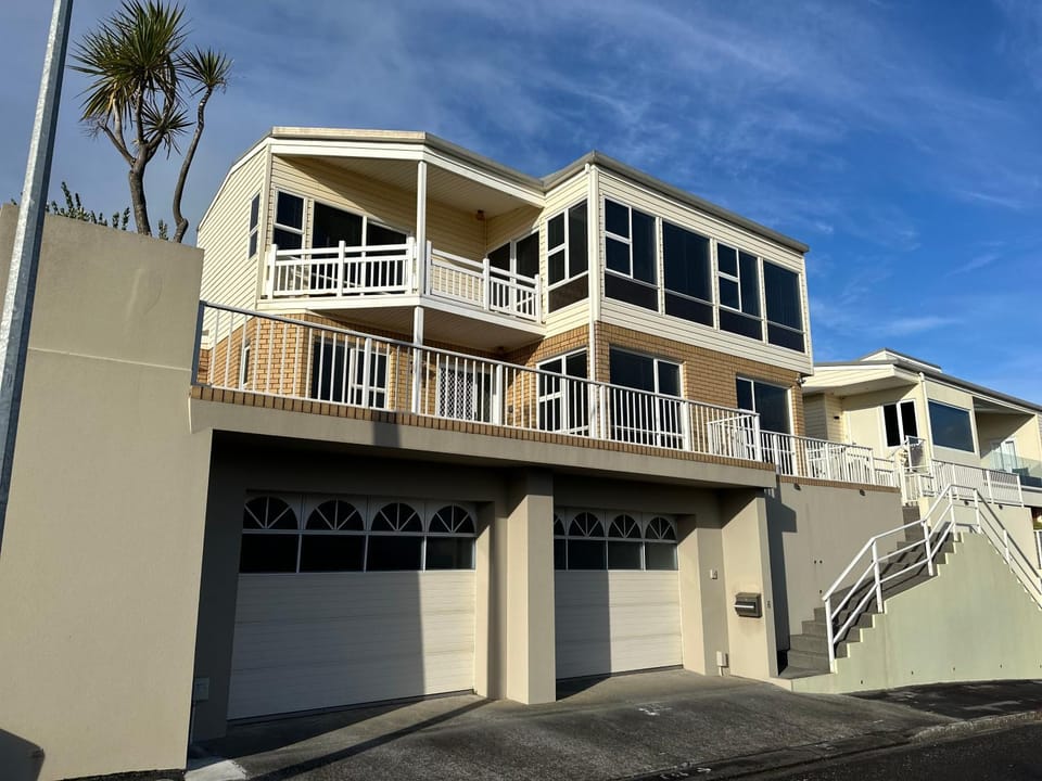 Property building, Balcony/Terrace
