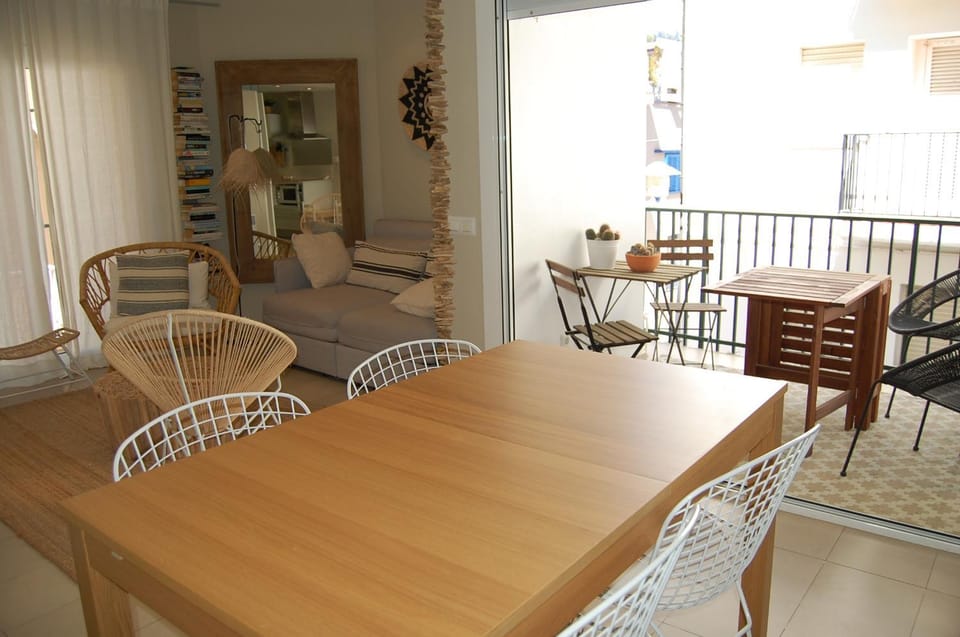 Living room, Dining area
