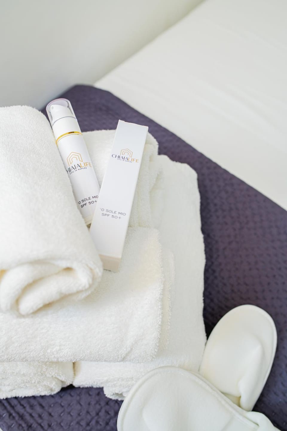 Bedroom, towels