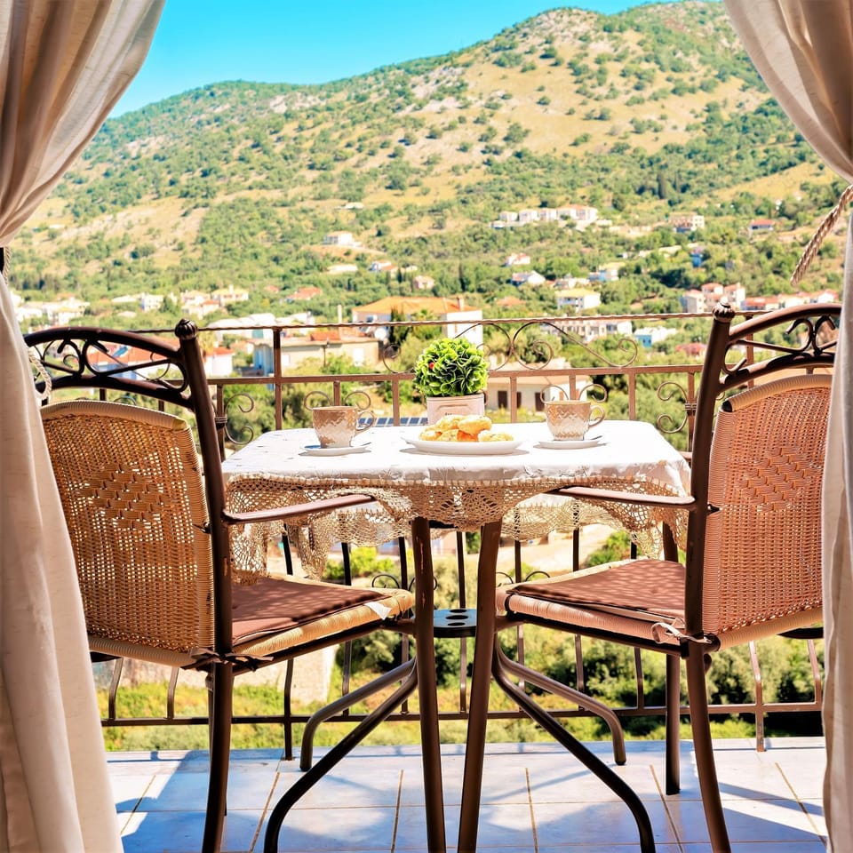 View (from property/room), View (from property/room), Balcony/Terrace, Balcony/Terrace, City view, City view, Mountain view, Sea view, Sea view