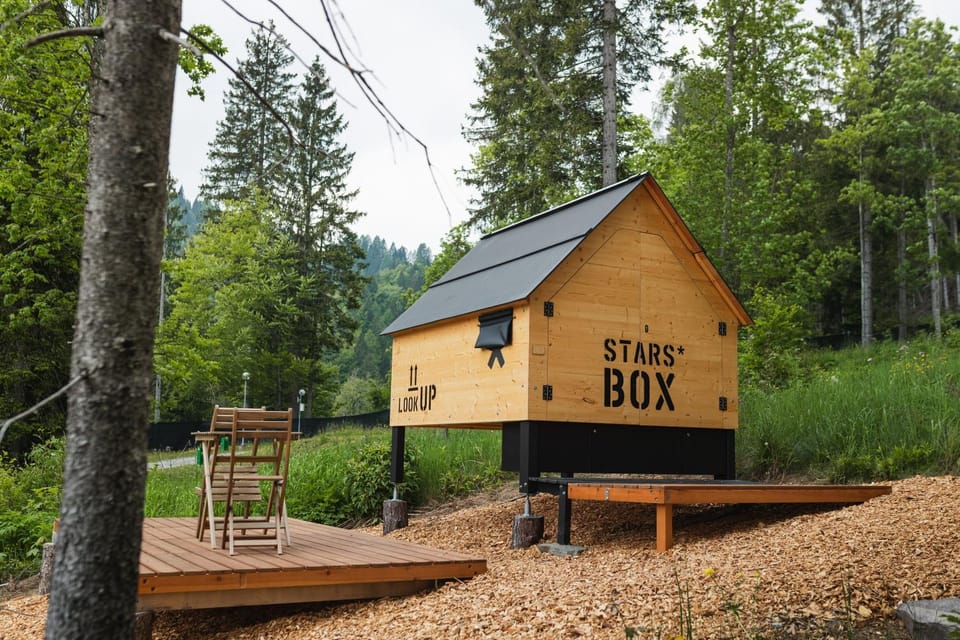 Natural landscape, Dining area, Mountain view