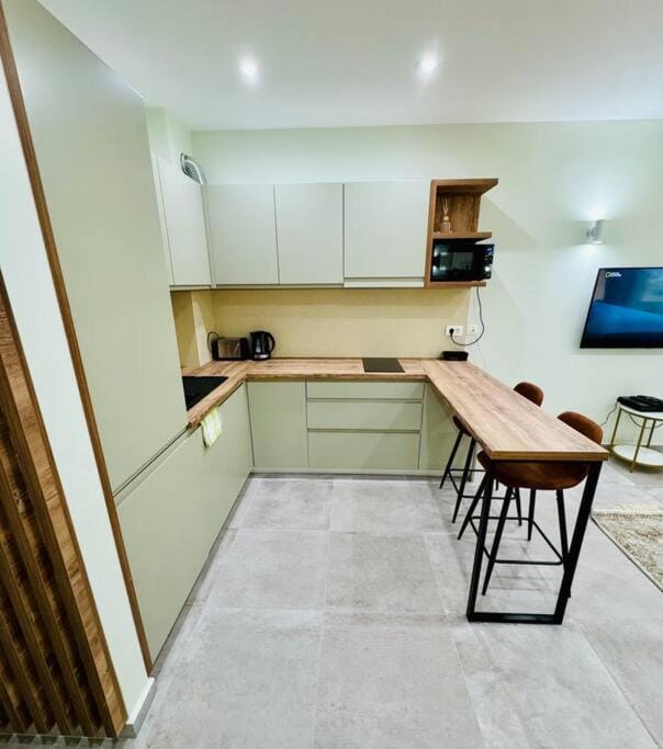 Kitchen or kitchenette, stove