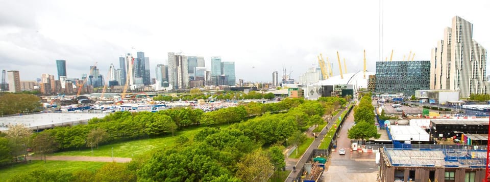 View (from property/room), View (from property/room), Balcony/Terrace, Balcony/Terrace, City view, City view, Landmark view, Landmark view, River view, River view, Street view, Street view