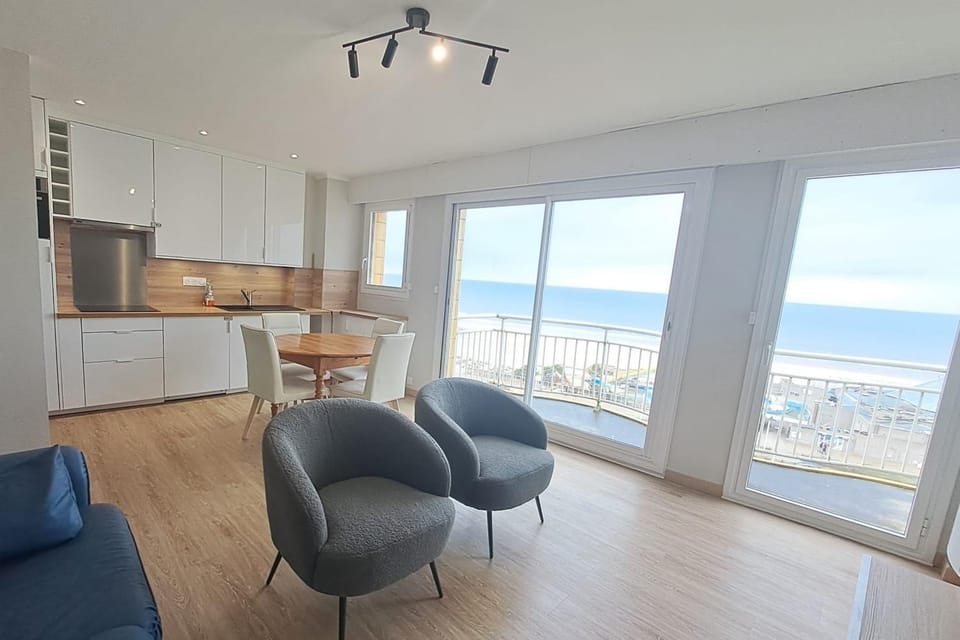 Balcony/Terrace, Kitchen or kitchenette, Sea view