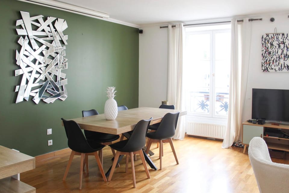 Spacious duplex in the heart of Paris Apartment in Paris