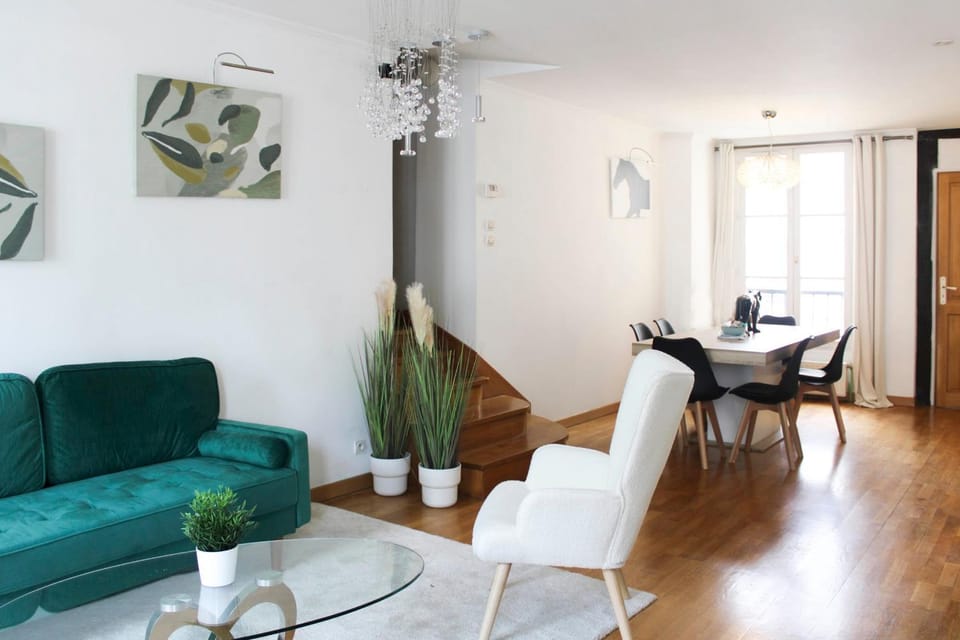 Spacious duplex in the heart of Paris Apartment in Paris