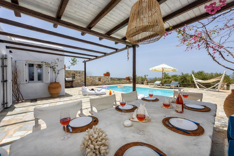 Seating area, Dining area, Pool view, Swimming pool, sunbed