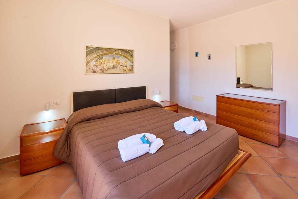 Bed, Photo of the whole room, Bedroom, towels, air conditioner