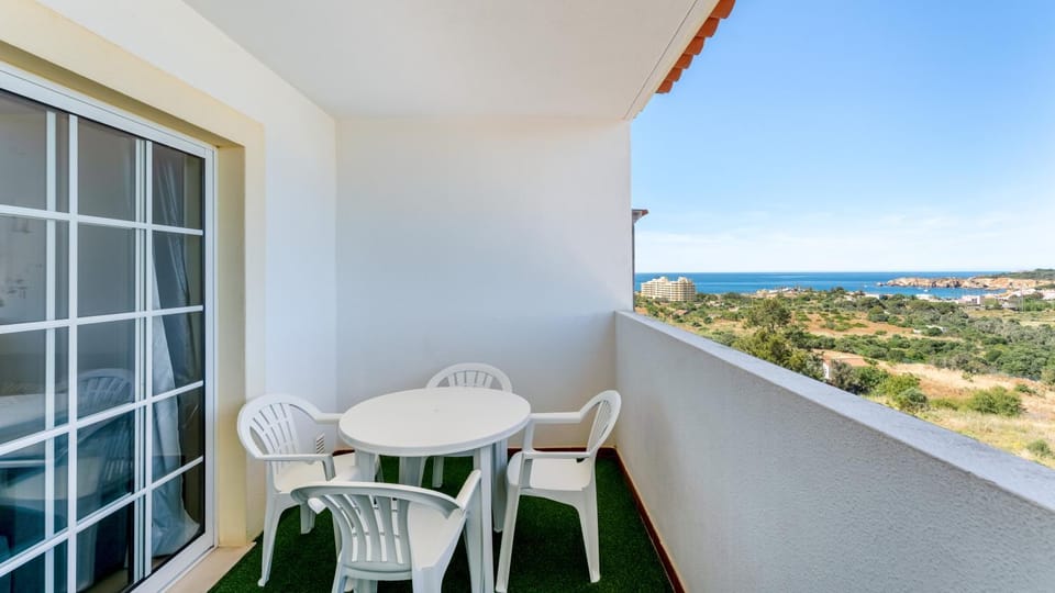 View (from property/room), Balcony/Terrace, Dining area, Sea view