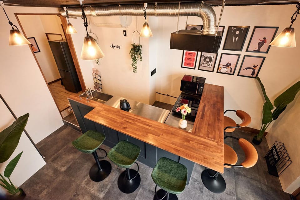 Kitchen or kitchenette, Dining area, minibar