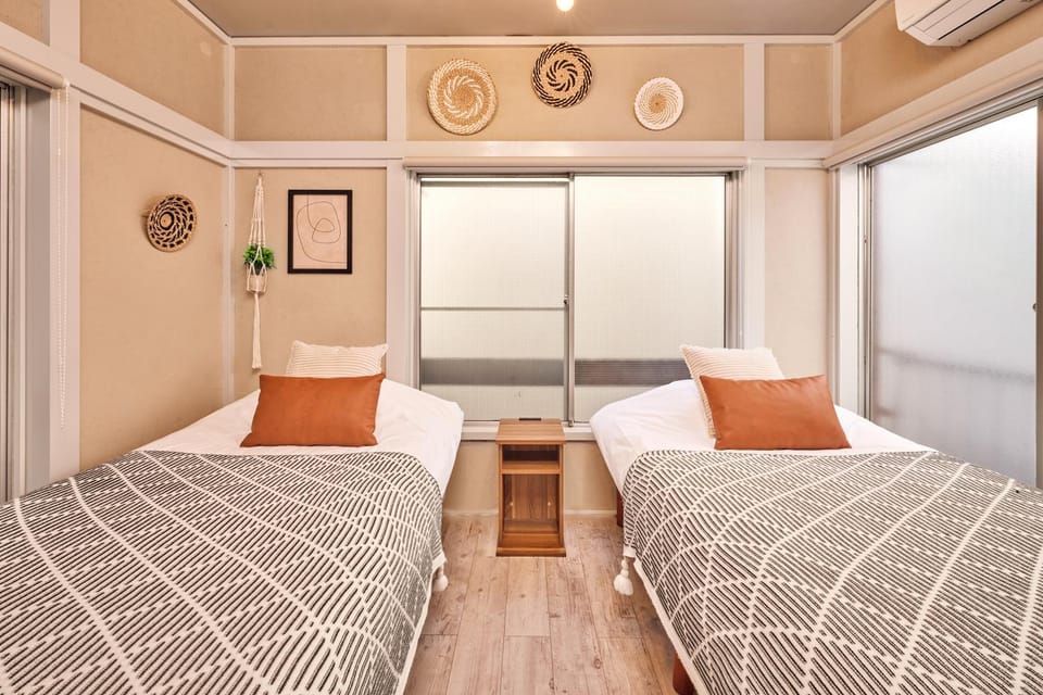 Bed, Photo of the whole room, Bedroom, air conditioner