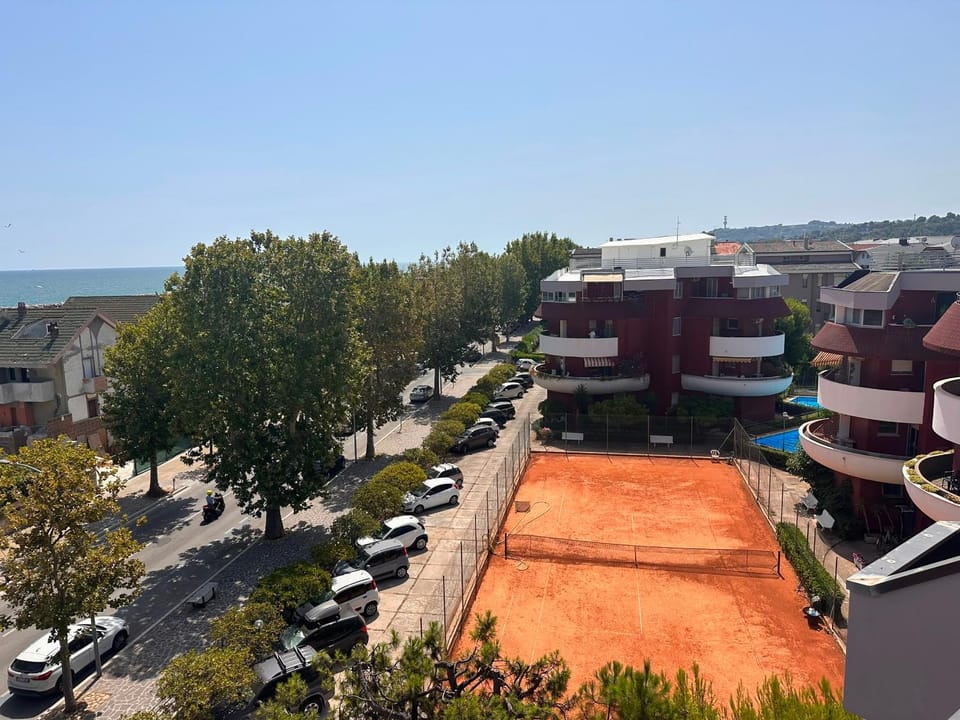 Neighbourhood, Natural landscape, Bird's eye view, Tennis court, Pool view, Sea view, Street view, Swimming pool, Location, Parking