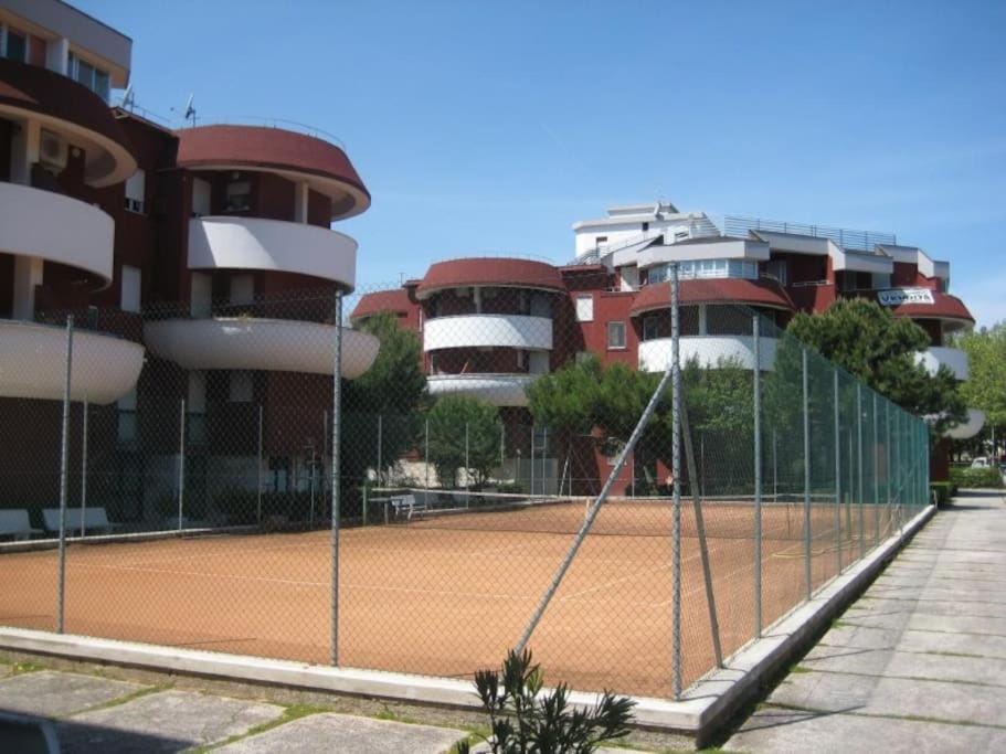 Tennis court
