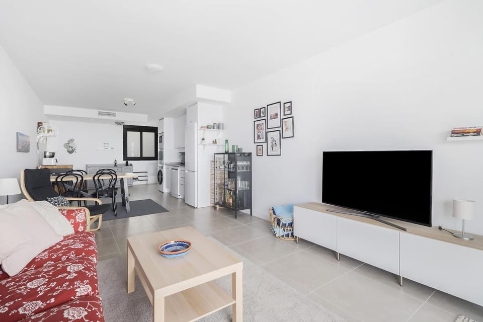Communal lounge/ TV room, TV and multimedia, Kitchen or kitchenette, Living room, Seating area, Evening entertainment