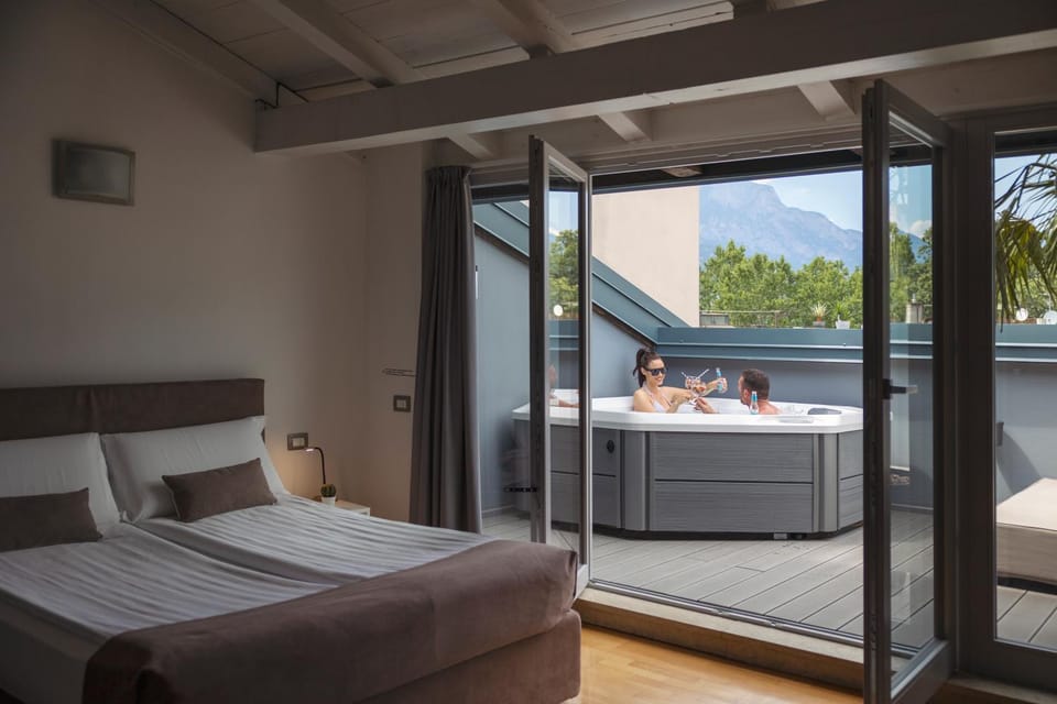 Bed, People, View (from property/room), Balcony/Terrace, Photo of the whole room, Bedroom, towels