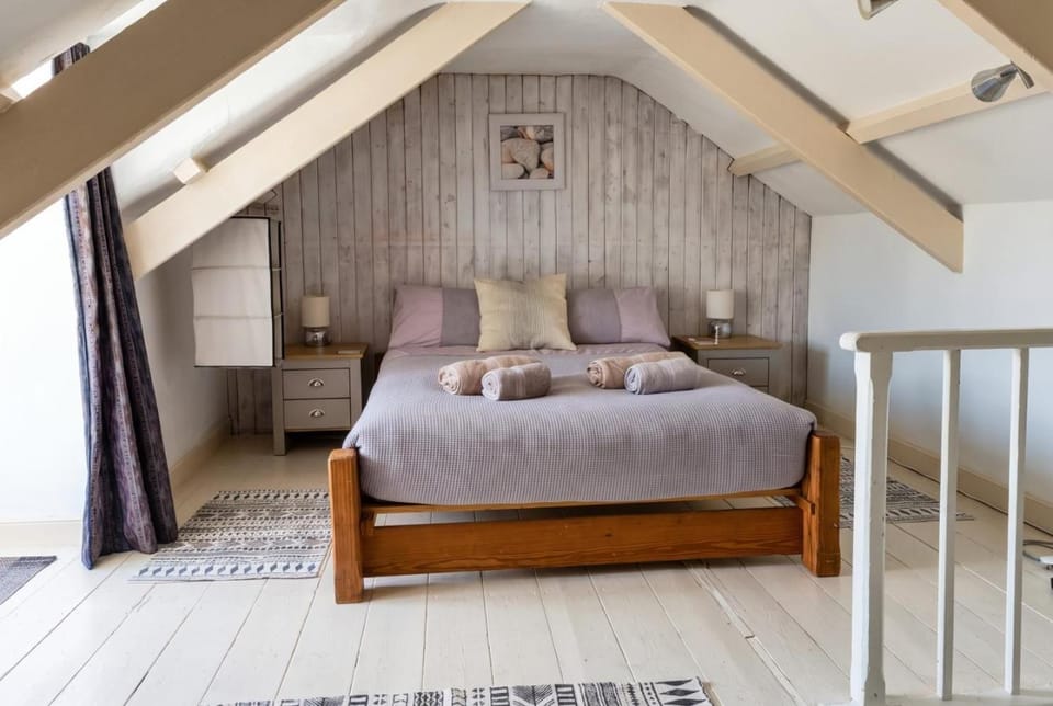 Light and Spacious Victorian Townhouse in Central Penzance House in Penzance