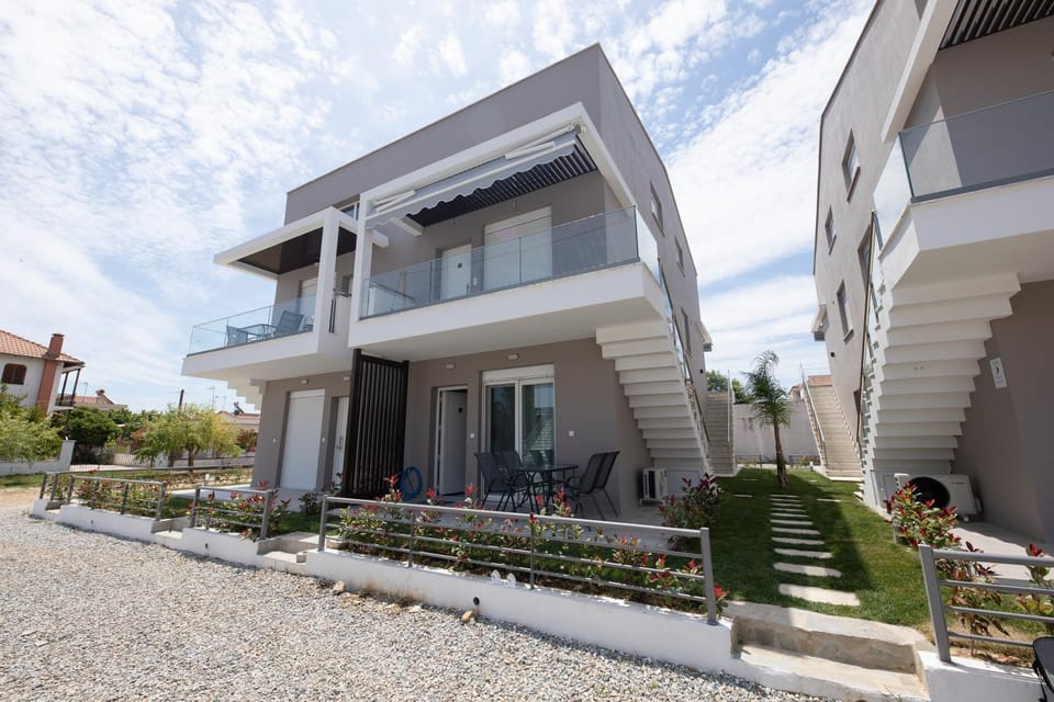 Property building, Garden