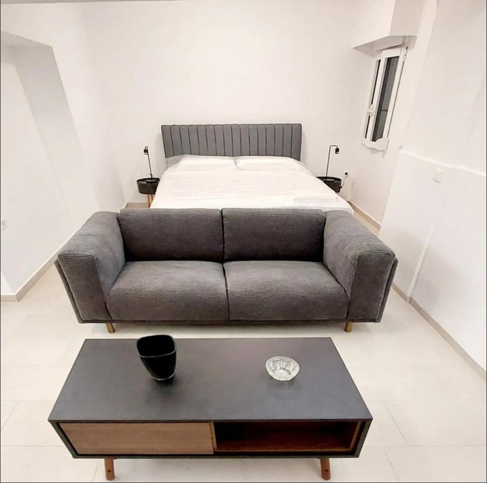 Alimos Cozy Studio Apartment in Alimos