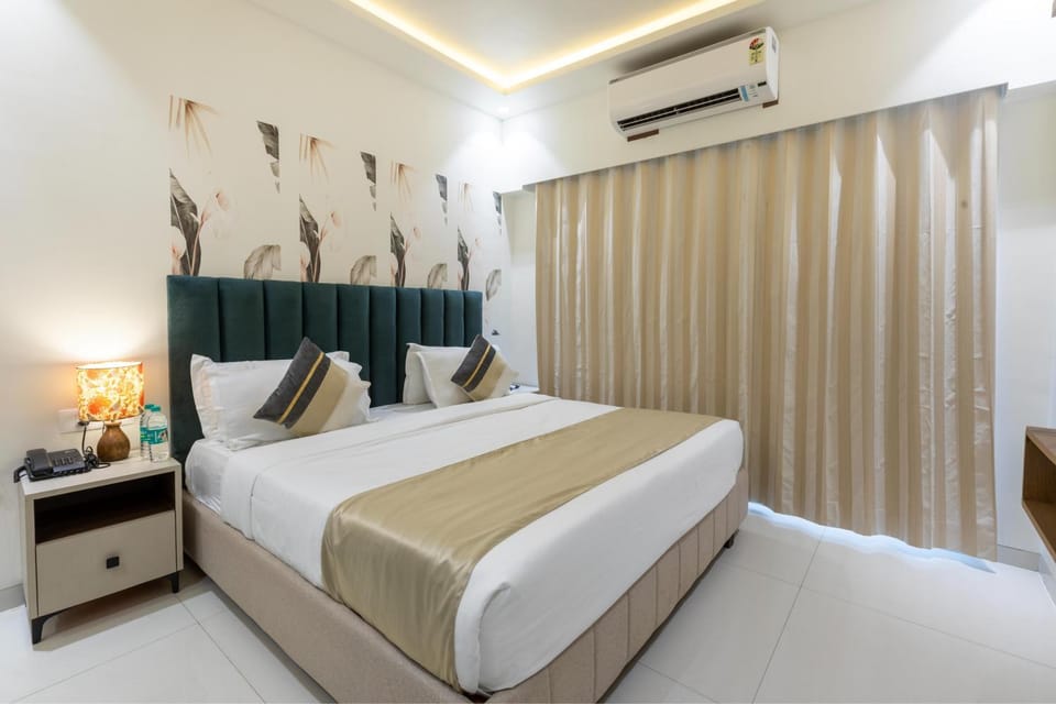 Bed, Photo of the whole room, Bedroom, internet, air conditioner