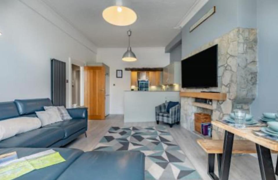 Communal lounge/ TV room, Living room