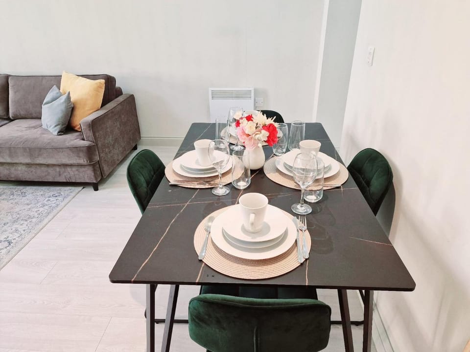 Food and drinks, Dining area