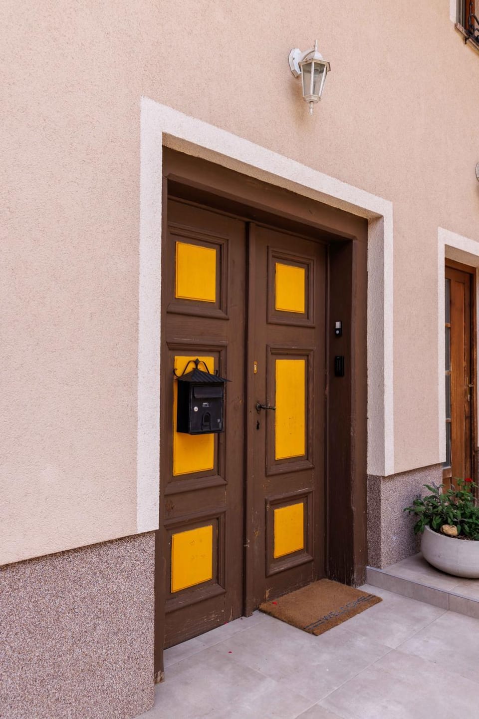 Property building, Facade/entrance