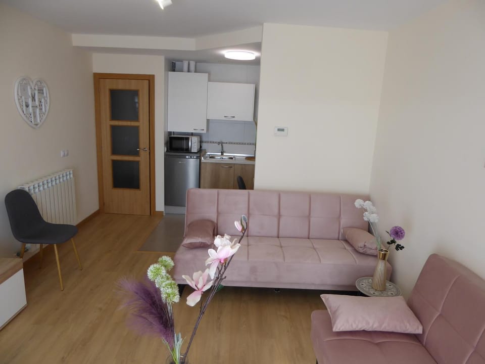 Kitchen or kitchenette, Living room, Dining area