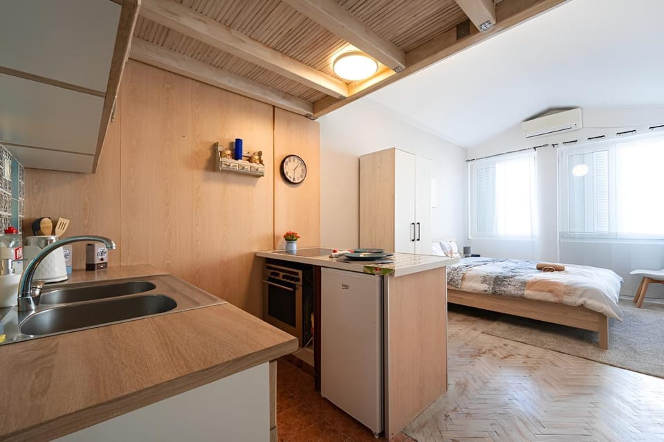 Bed, Living room, Seating area, Bedroom, minibar