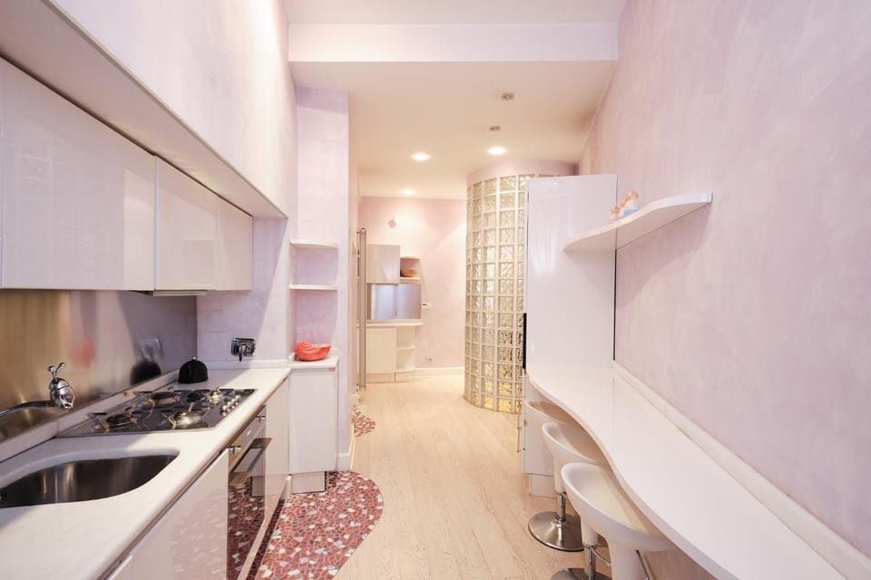 Kitchen or kitchenette, Dining area, dishwasher, oven, stove