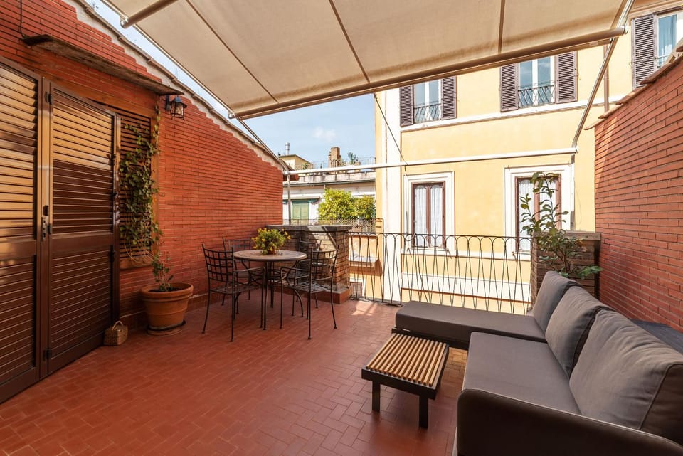 Rasella 21 - FromHometoRome Apartment in Rome