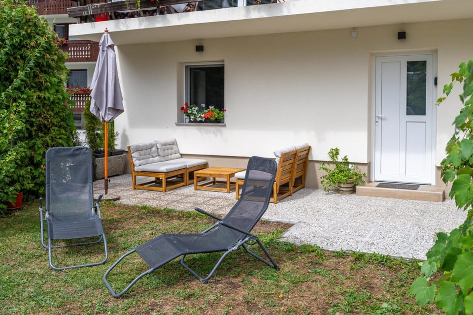 Patio, Garden, sunbed