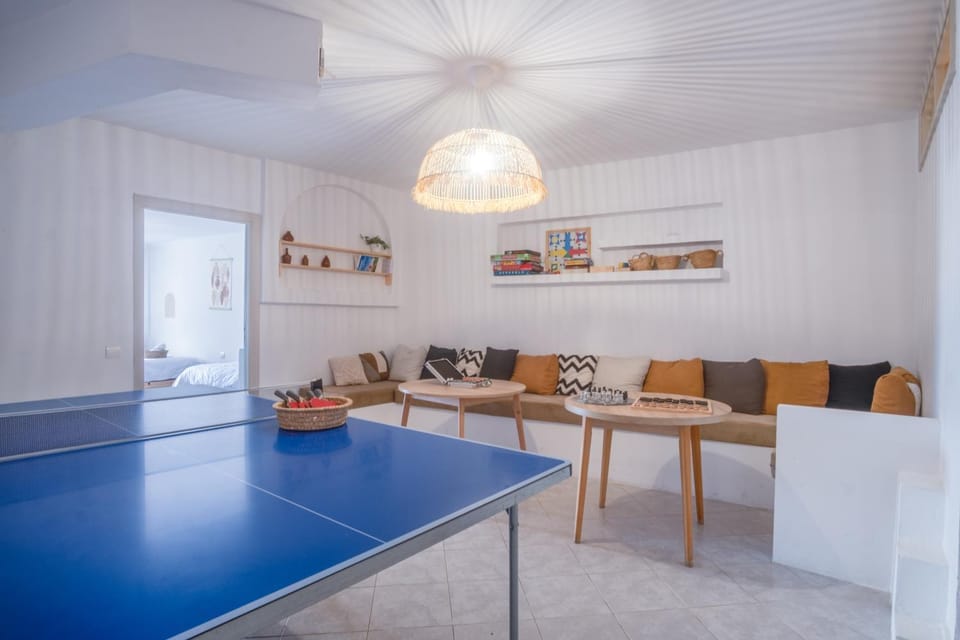 Table tennis, Seating area