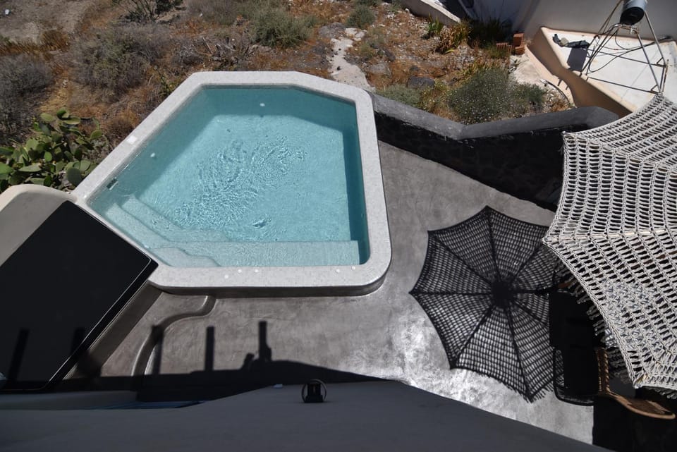 Hot Tub, Swimming pool