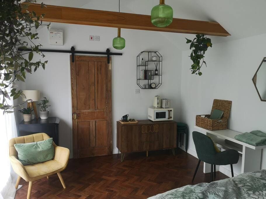 Living room, Photo of the whole room