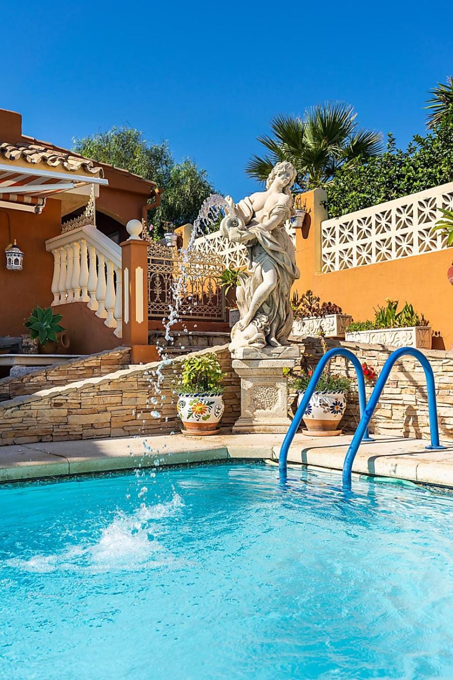 Swimming pool, Swimming pool