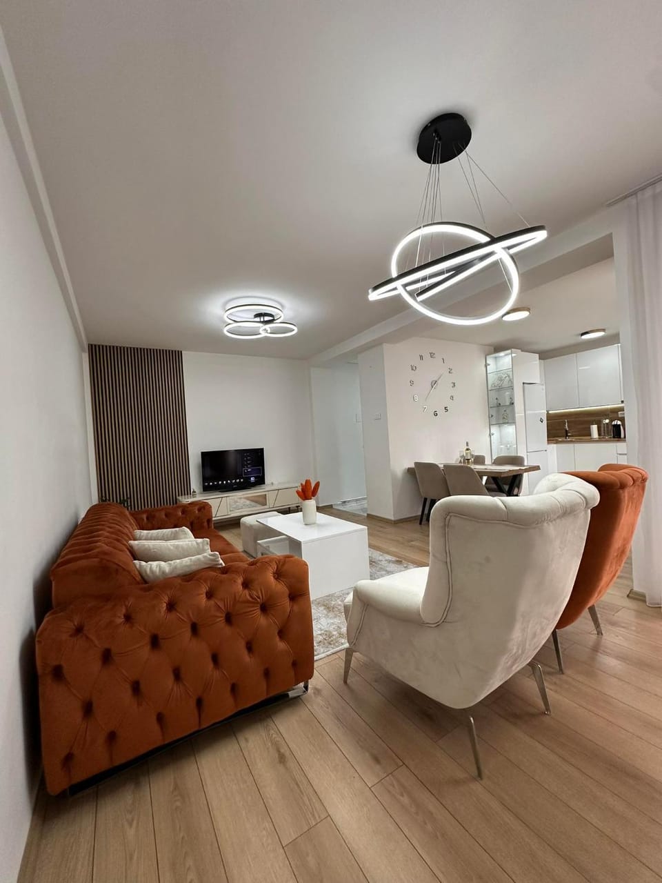 TV and multimedia, Kitchen or kitchenette, Living room, Dining area