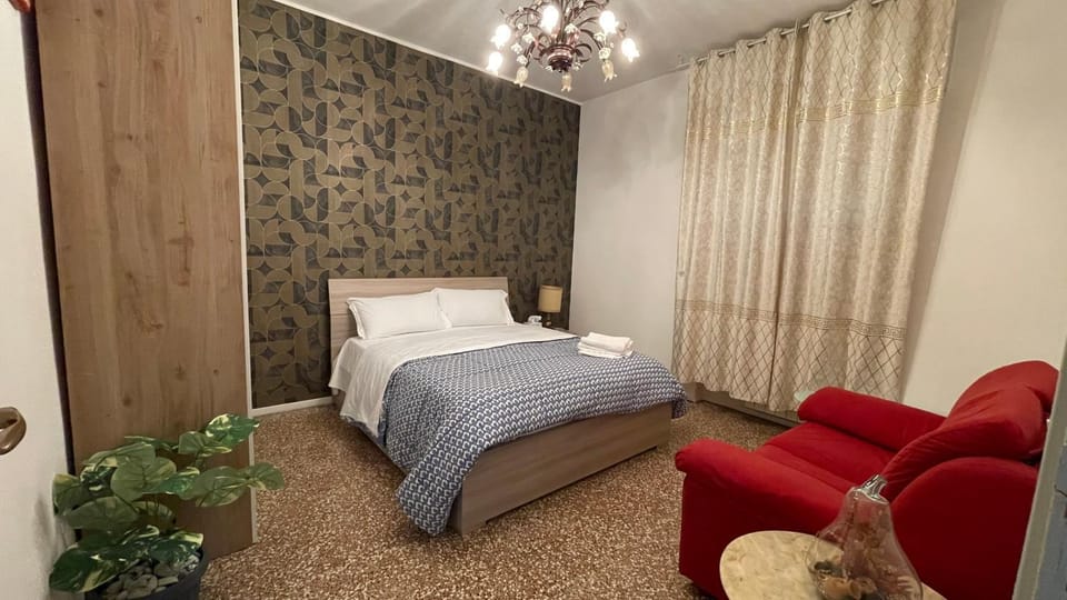 Bed, People, View (from property/room), Bedroom, towels, VIP, wedding