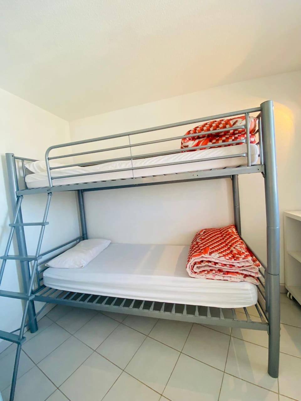 AGENCE JF IMMO-Apt 5 personnes parking - piscine collective - front de mer - Ménage inclus -V0730 Apartment in Vias