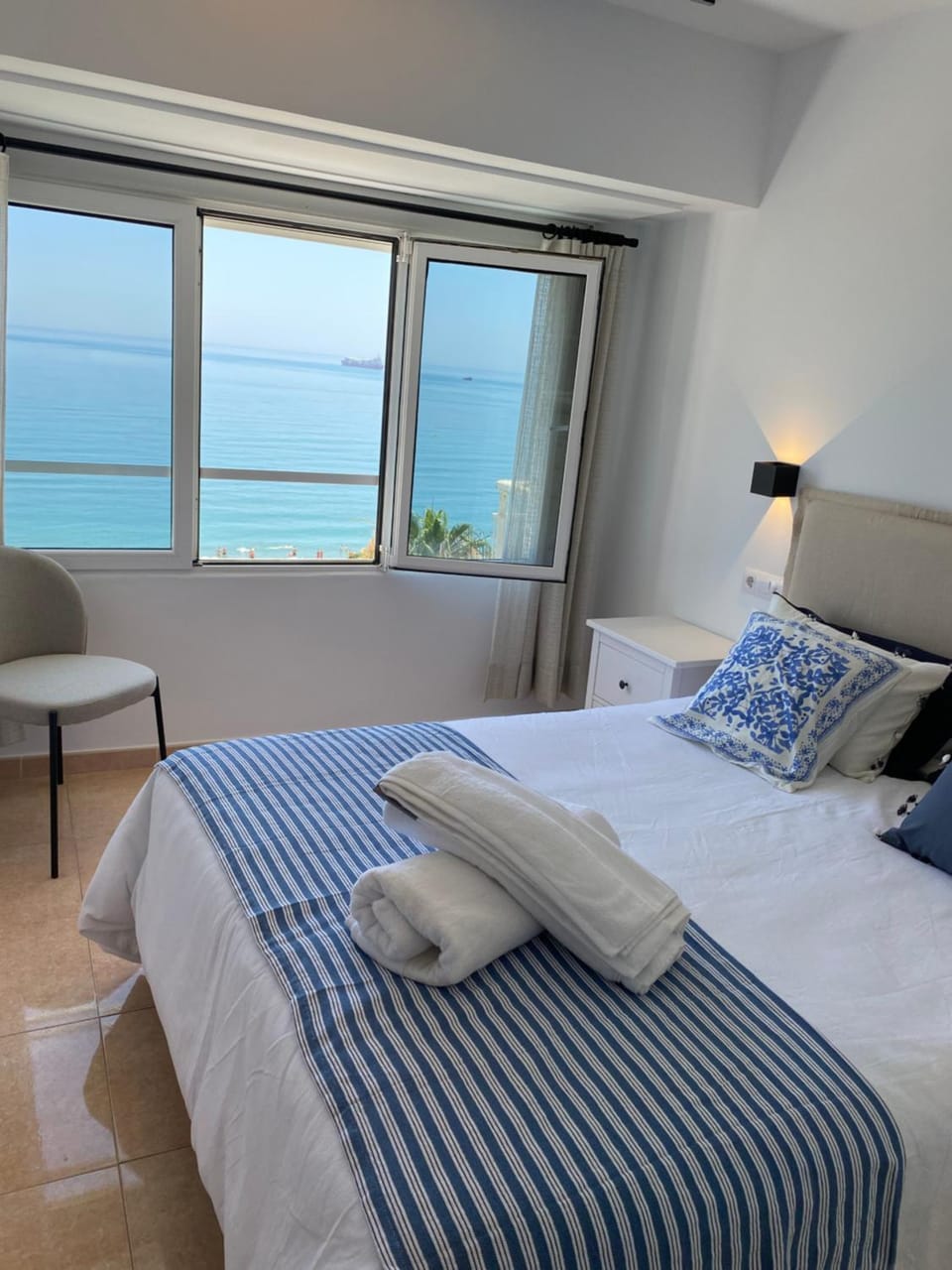 Apartamento con terraza vista al mar Malagueta Apartment in Malaga