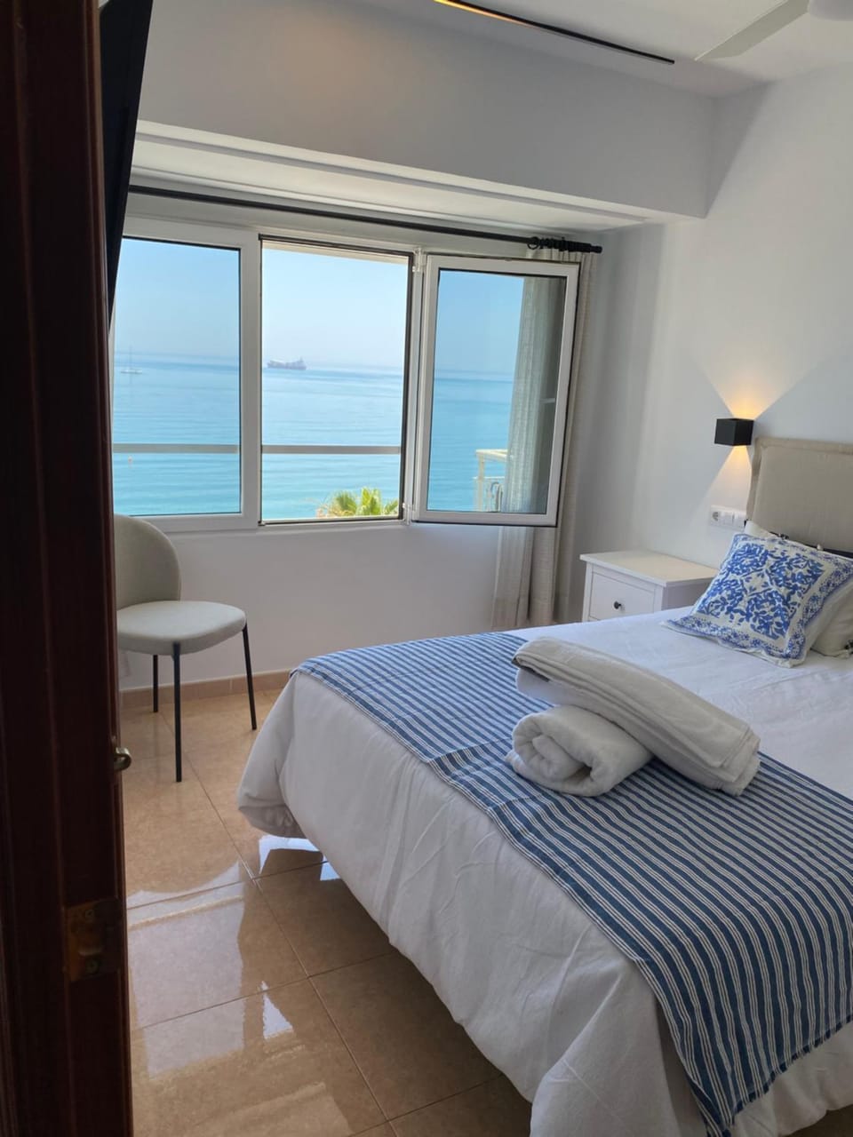 Apartamento con terraza vista al mar Malagueta Apartment in Malaga