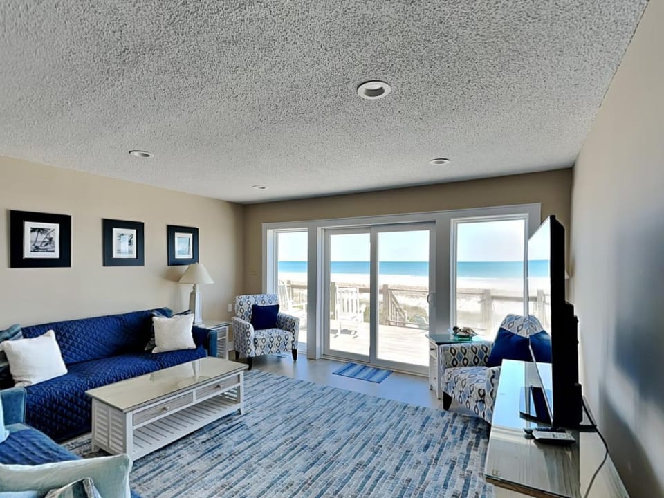 Beach Coma House in Topsail Beach