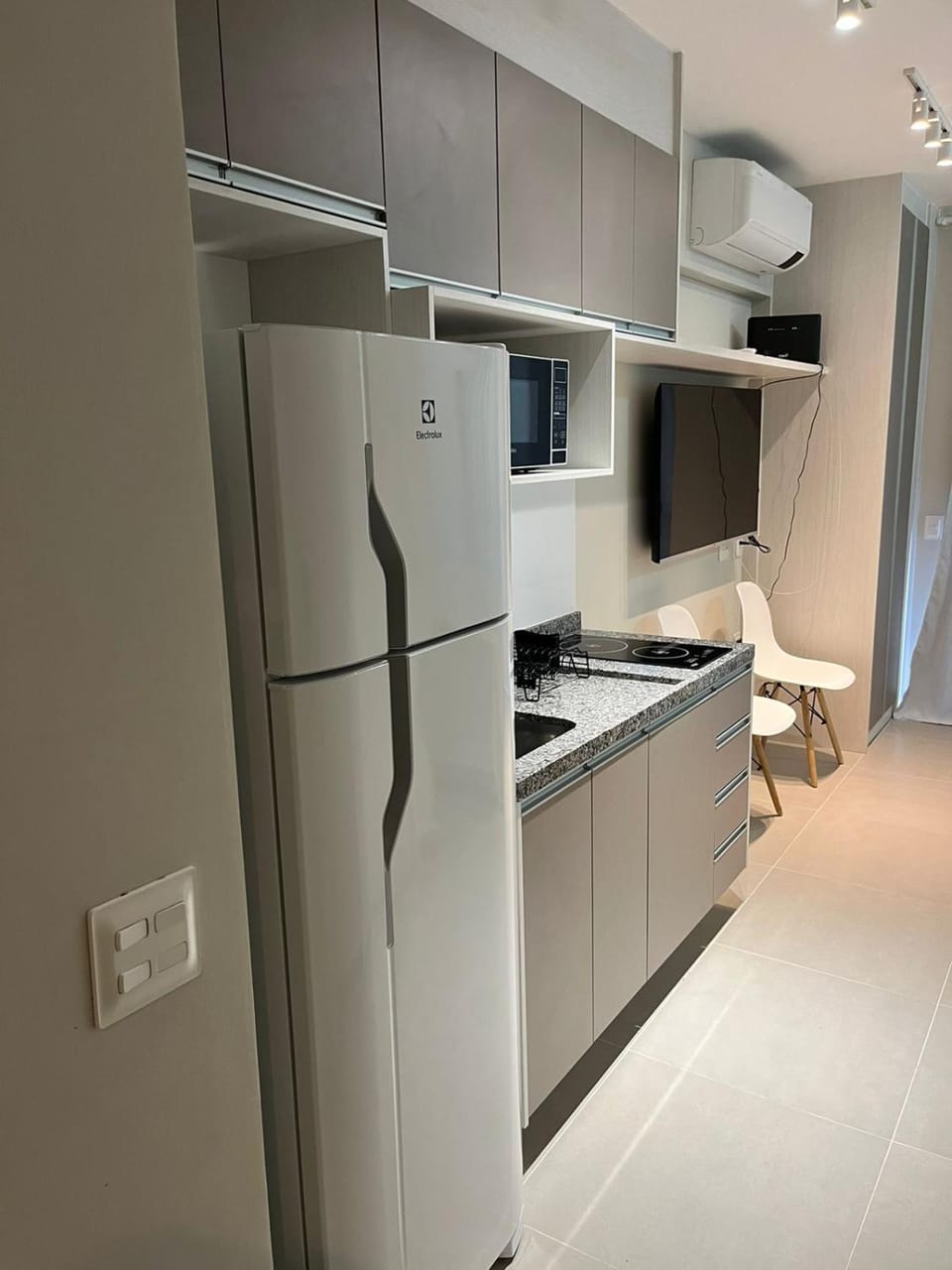 TV and multimedia, Kitchen or kitchenette, minibar, stove