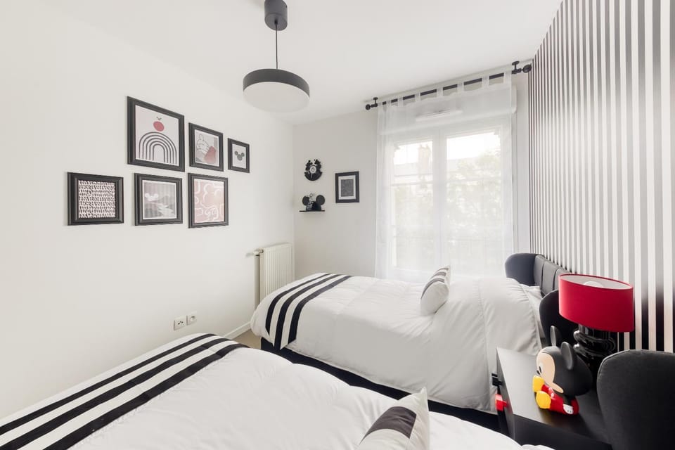 Bed, Photo of the whole room