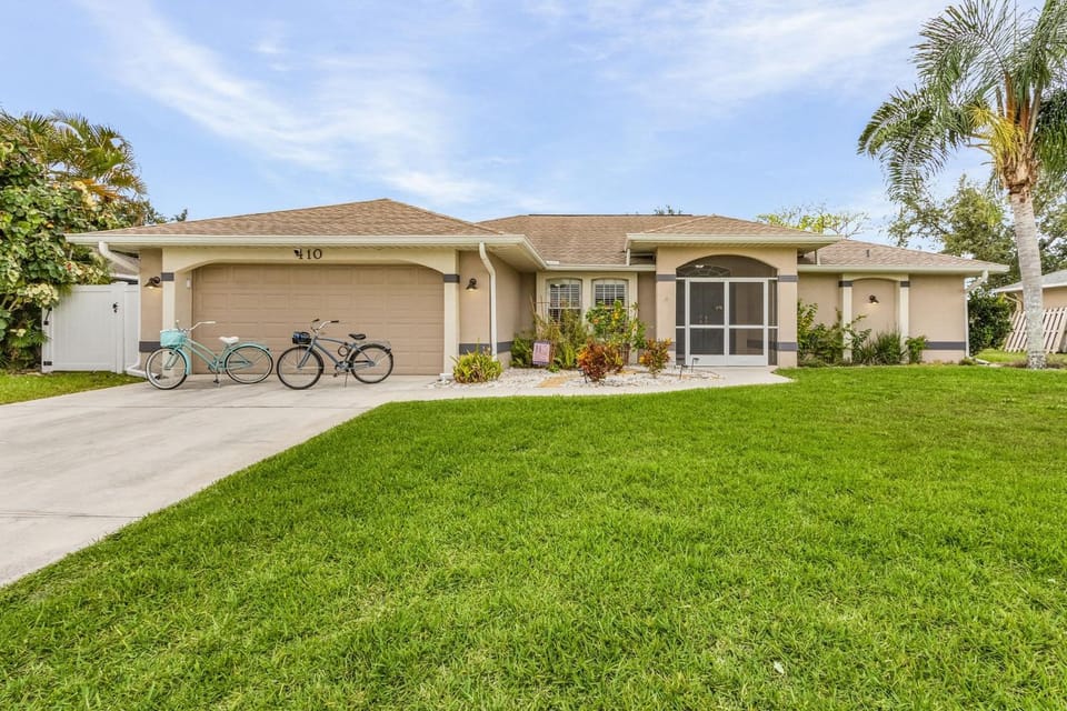 Outdoor Oasis, Heated Pool, Firepit, Bicycles, Pet-Friendly - Chateau Relaxo - Roelens House in Cape Coral