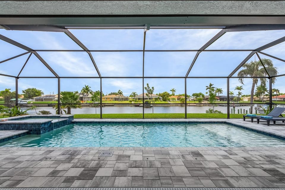 Sunrise to Sunset - Gorgeous Villa, Heated Pool and Spa, Bicycle - Del Boca Vista - Roelens House in Cape Coral