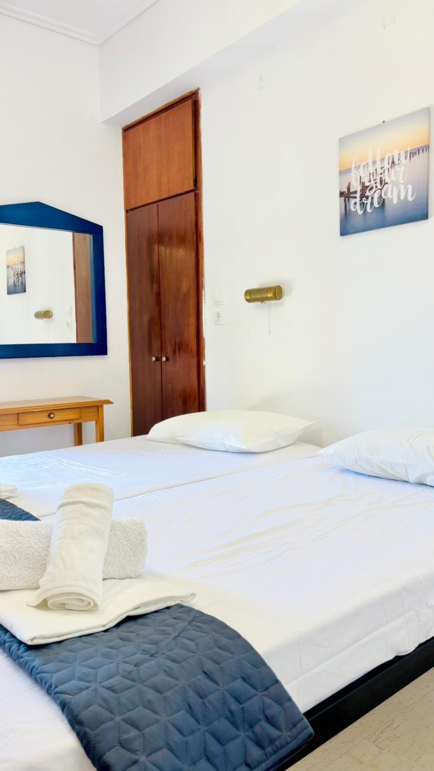 Bed, Bedroom, towels, wardrobe