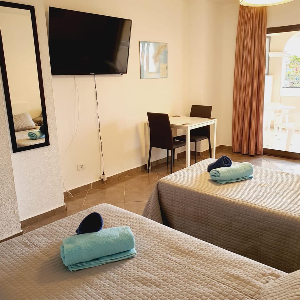 Bright Studio with Pool & Garden View Ref C014 Apartment in Los Cristianos
