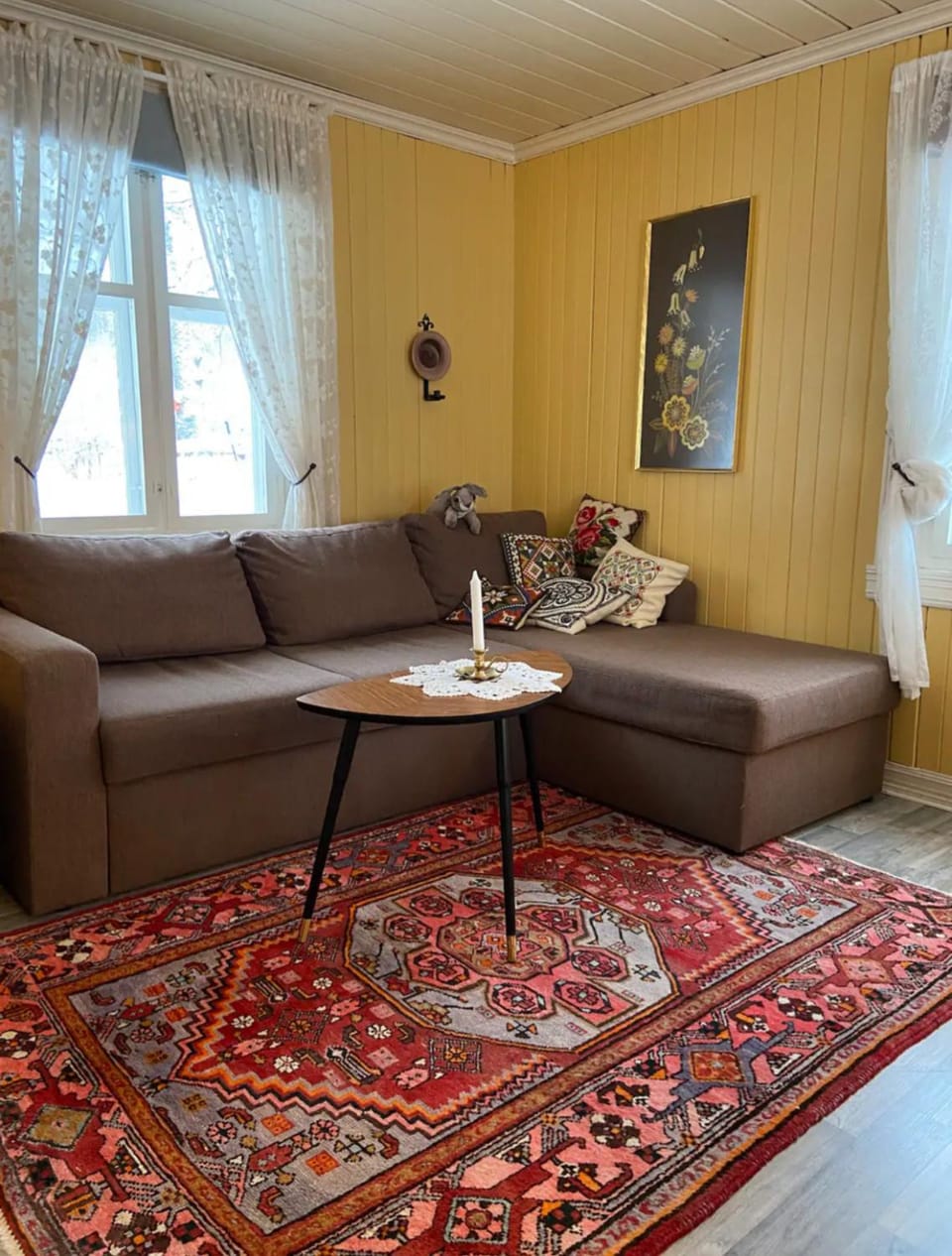Bed, Living room, Seating area