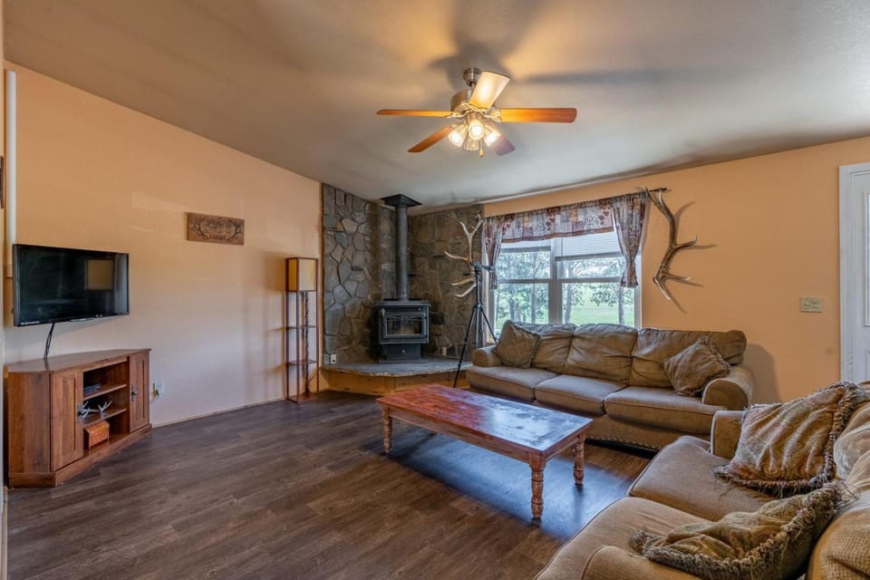 Green Mountain Lodge House in Hill City
